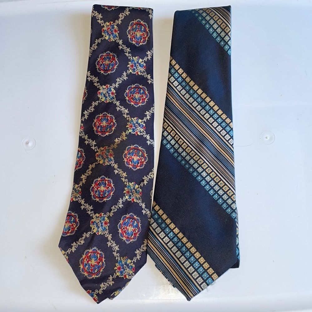 ‎Two vintage 70s Christian Dior ties
